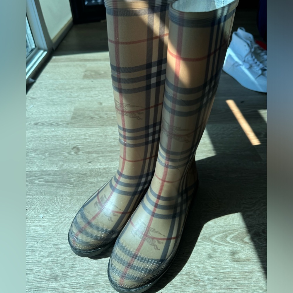 Authentic Burberry Nova Check Rain Boots
